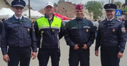 Magyar rendőrök is vigyázzák a rendet a csíksomlyói búcsún